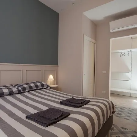 Casa222 - Stylish Old Town - 5' Station To Cinque Terre Apartment
