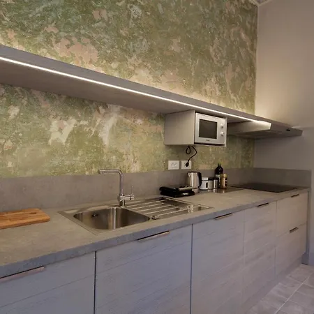 Apartment Casa222 - Stylish Old Town - 5' Station To Cinque Terre La Spezia