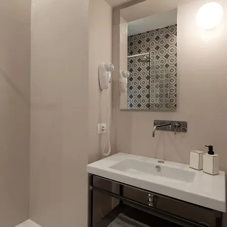 Апартаменты Casa222 - Stylish Old Town - 5' Station To Cinque Terre