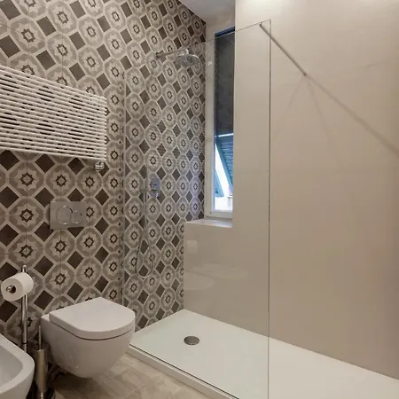 דירה C222 - Stylish Apartment La Spezia Old Town 4 People Air Conditioning - 5' Station To Cinque Terre *