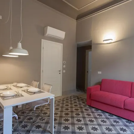 C222 - Stylish Apartment La Spezia Old Town 4 People Air Conditioning - 5' Station To Cinque Terre Lejlighed
